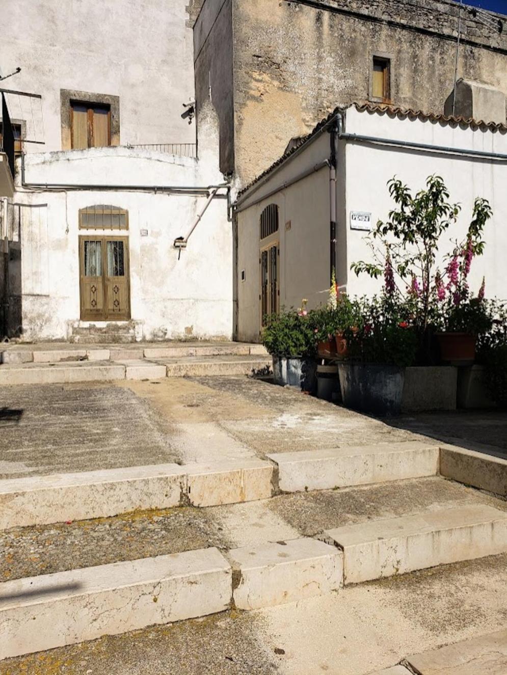 فيلا Casa Rione Medievale Monte SantʼAngelo المظهر الخارجي الصورة